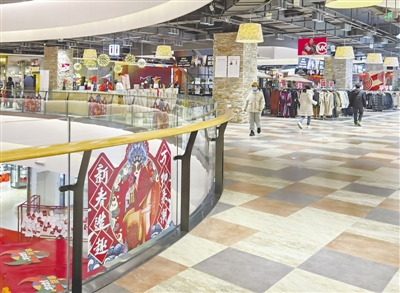 <p>　　在王府井百货（银川奥莱店），春节元素随处可见。</p>