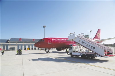 <p>　　航空铁路形成立体交通网。</p>