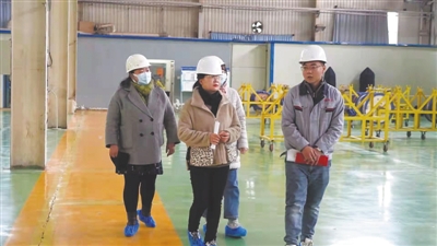 <p>　　联系企业帮助解决问题。</p>