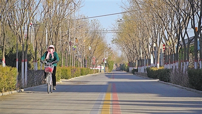 <p>　　昊苑村的“彩虹路”。</p>