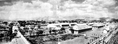 <p>　　　　1958年的老固原县城（现原州区）。（资料照片）</p>