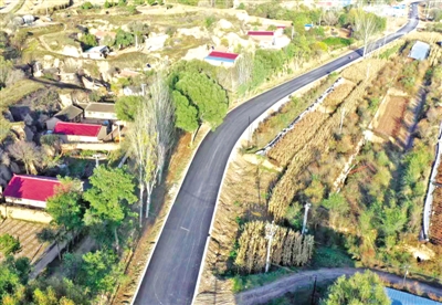 <p>　　教师指导实践课。</p>