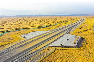 宁夏首条沙漠公路乌玛高速青铜峡至中卫段通车