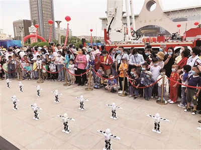 市民零距离赶“科技大集”