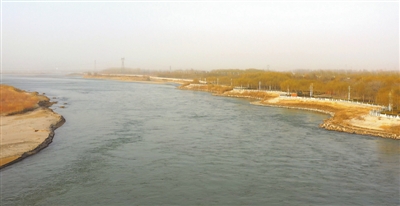 <p>　　黄河古城湾砌护段风光秀美。</p>
