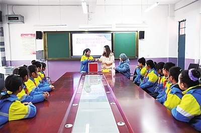     同心县石狮管委会惠安兴隆小学复赛现场。