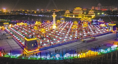 <p>　　九曲民俗文化园夜景。</p>