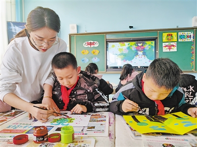 <p>　　金积中心学校通过互联网技术使学习方式更加个性化。</p>
