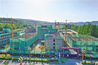 <p>　　彭阳县第五中学建设现场。</p>