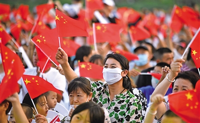 <p>　　台下观众热情高涨。</p>