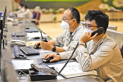     24小时值守，保障系统正常运行。