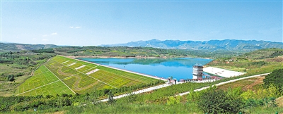 2022年6月23日，记者拍摄的原州区中庄水库全景图。