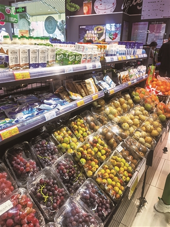 金凤区各大超市物资供应充足。 吴彩华虎洋 摄影报道