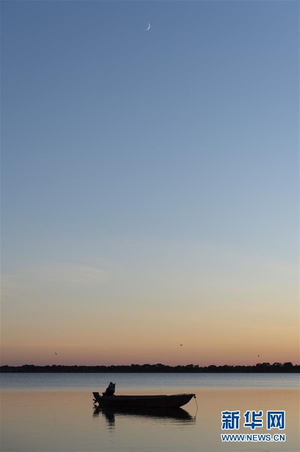 （美丽中国）（2）夕阳下的大力加湖