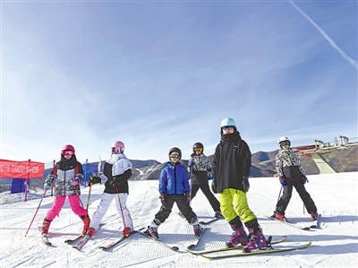 <p>　　全区青少年锦标赛——高山滑雪项目比赛。</p>