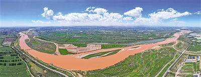 <p>　　⑦　黄河滋养着利通区这片沃土，田野里处处生机盎然。</p>