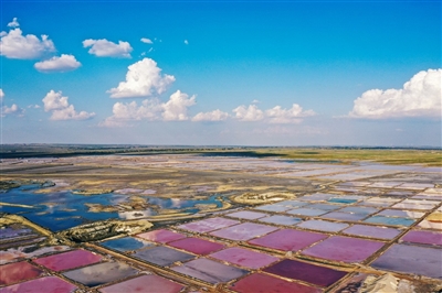 定边盐湖：诠释着黄土高原的质朴浪漫