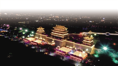 <p>　　长城观夜景。</p>
