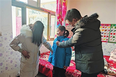 永宁县150名移民孩子温暖过冬