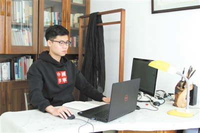 <p>　　张中岳处理公司工作。</p>