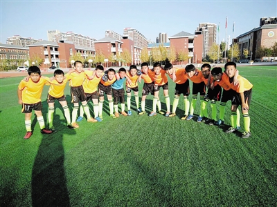 <p>　　兴庆区十九小校园足球队。　　　　　　　　　　　　　　　　　　　　　　　　　　　　　　　　　　　　　　　　　　　　　　　　　　　　　　　　　　　　（图片由受访学校提供）</p>