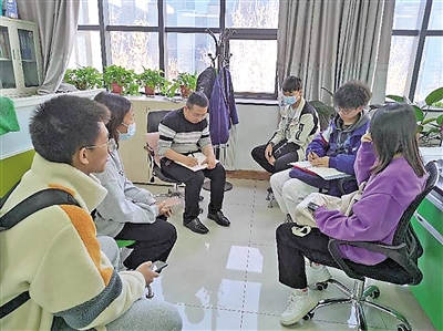 <p>　　北方民族大学建立“人盯人”责任包抓制度确保学生顺利就业。（图片由受访者提供）</p>