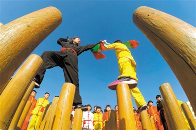 民生 教育资讯  近年来,河北省广宗县第二中学将当地特色传统武术梅花