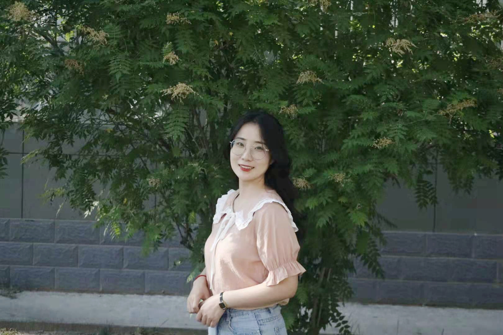 何鹏飞.jpg