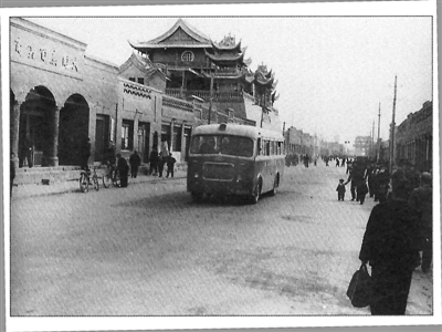 <p>　　上世纪50年代的银川公交车。</p>
