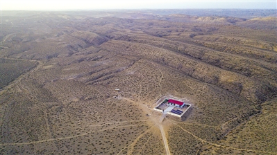 父子兵守护大麦地岩画