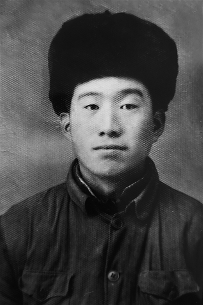 第二代护林员李凤山。