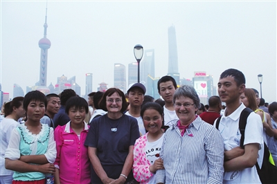 复旦大学研究生支教团带着孩子们到上海参访。受访者供图