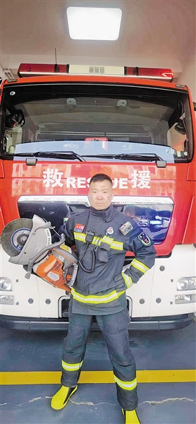 刘迪众救援归来。