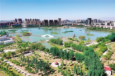 <p>　　风景优美的宝湖湿地。</p>