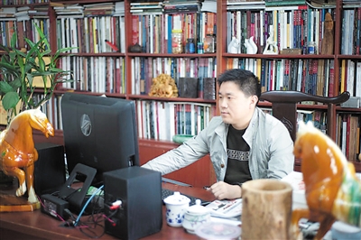 <p>　　溪山访友图</p>