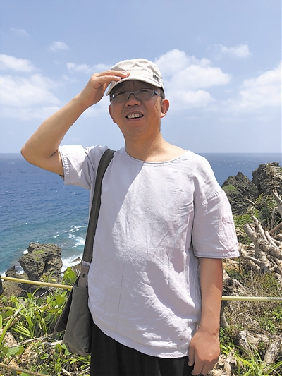 <p>　　山深泉水细</p>