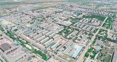 <p>　　城墙上跑步健身——4.3公里的距离感受时代变迁的步伐。</p>