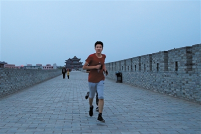 <p>　　采用框架式修复，既保护了文物，又满足了现代生活的需要。</p>