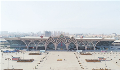 <p>　　为迎接银西高铁开通，日前，银川火车站对旅客进出站流程、候车区域、贵宾室VIP区域进行了全面改造。</p><p>　　本报记者　左鸣远　摄</p>