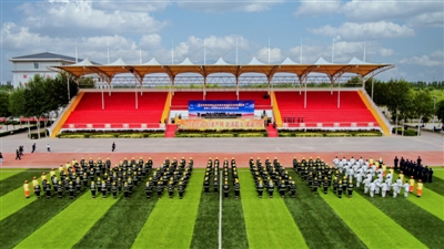 <p>　　逆火而行，百炼成钢。</p>