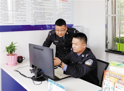 为提高师生安全感，银川市90后民警进驻校园