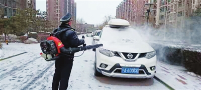 清理业主车辆积雪这样的物业让人羡慕了