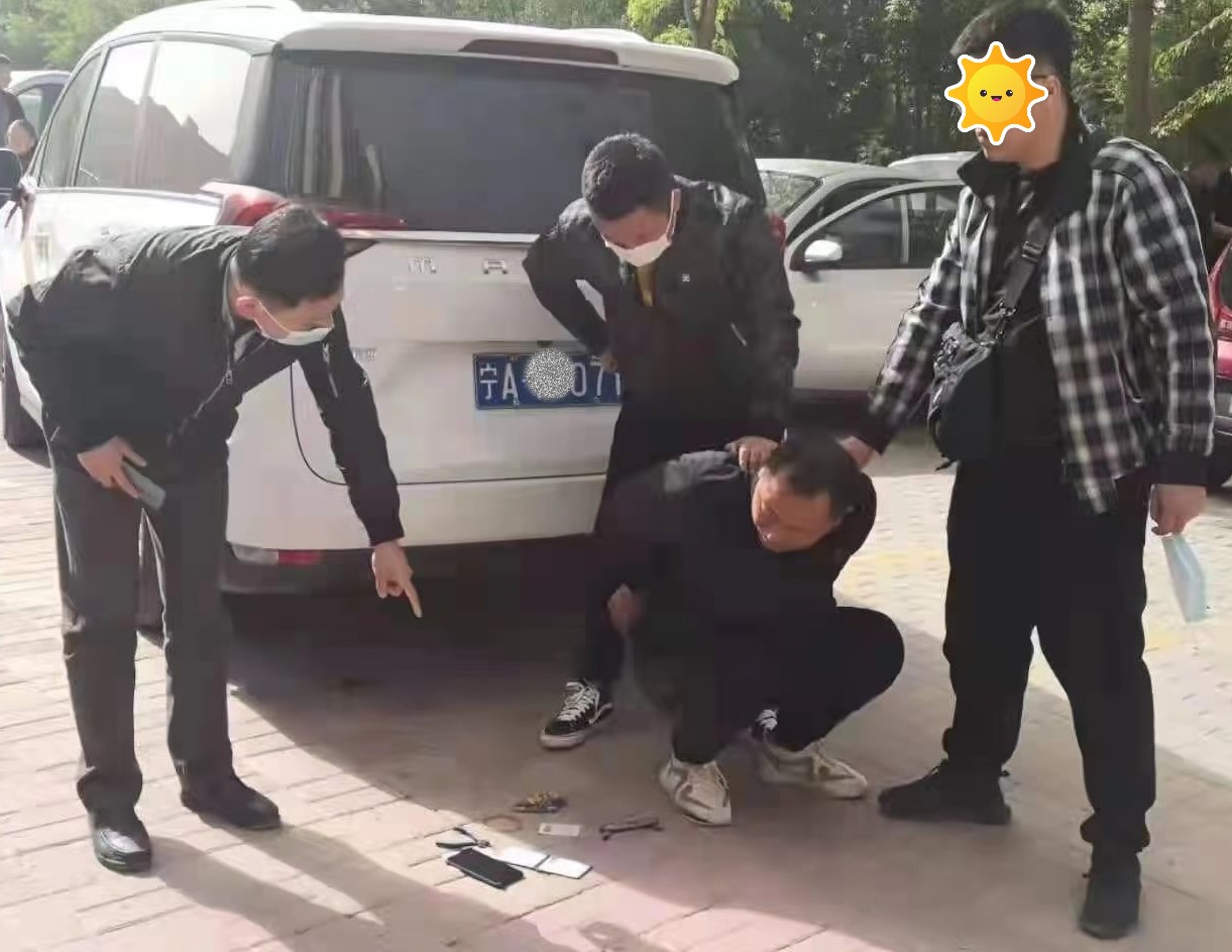 专挑老人下手，一钳剪短金手镯前后不过15秒！兴庆警方端掉一早市盗窃团伙 ！