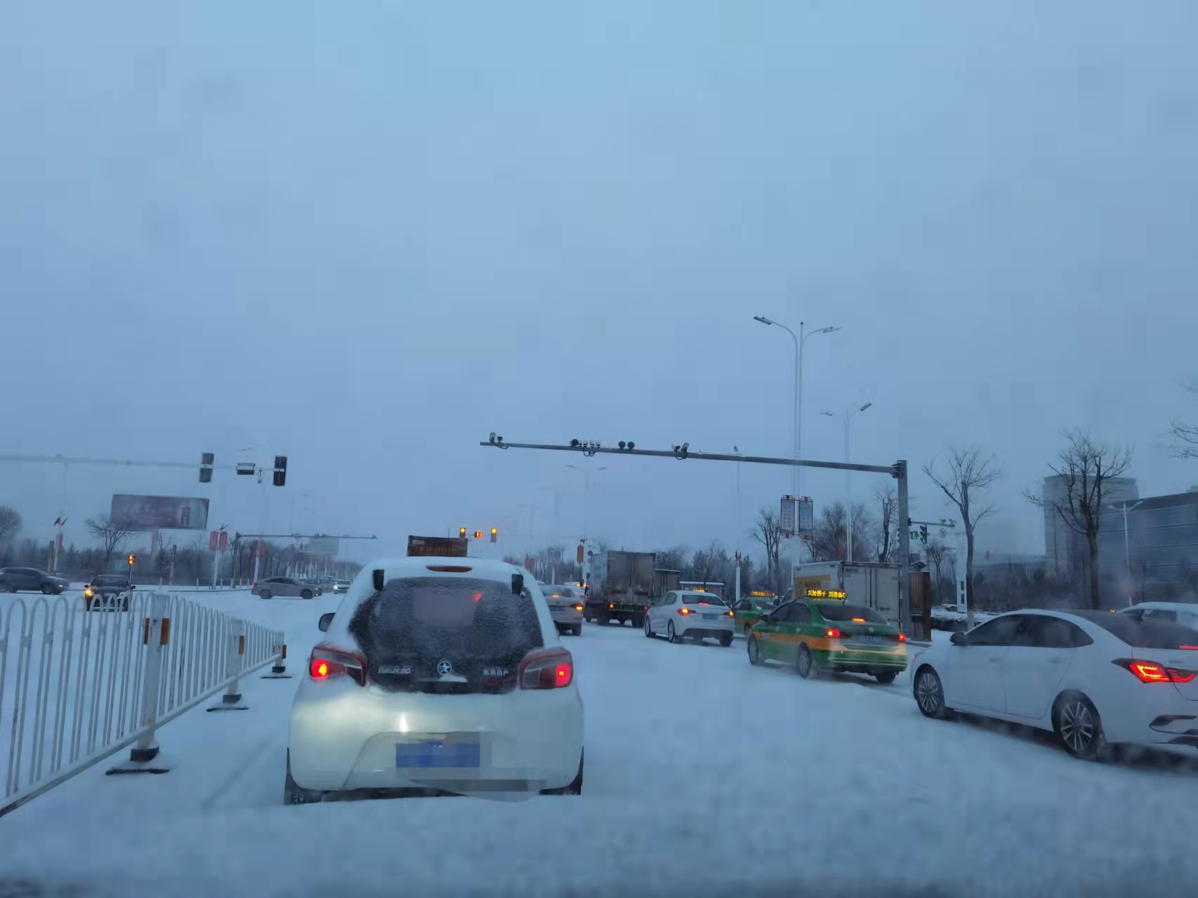 宁夏部分路段因降雪实施临时交通管制