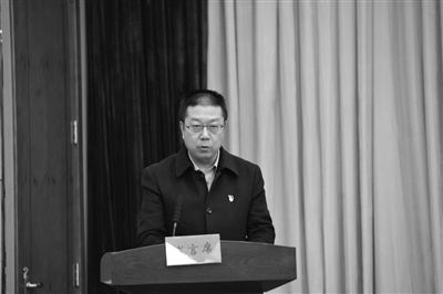 <p>　　灵武市委常委、政法委书记、公安局局长杜勇</p>