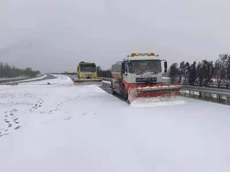 雪天路况 | 雪持续下，多条高速依然临时交通管制