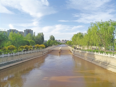 <p>　　唐徕渠金凤区和贺兰县交界处。</p>