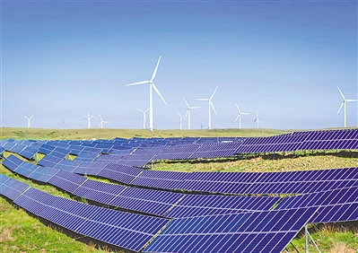 新能源产业“追风逐日”。