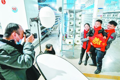 就地过年：用家的温暖，吹散“打工人”的乡愁
