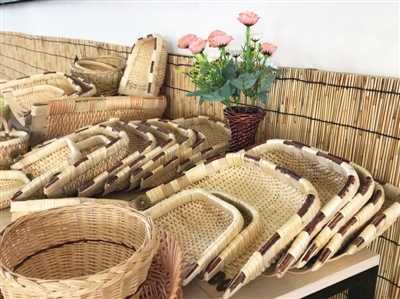     草编是盐池县又一文创产品。
